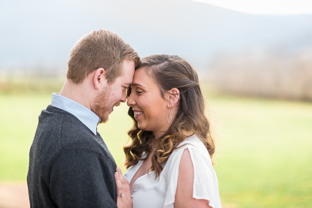 Charlottesville King Family Vineyards Engagement Session - Hunter and Sarah Photography