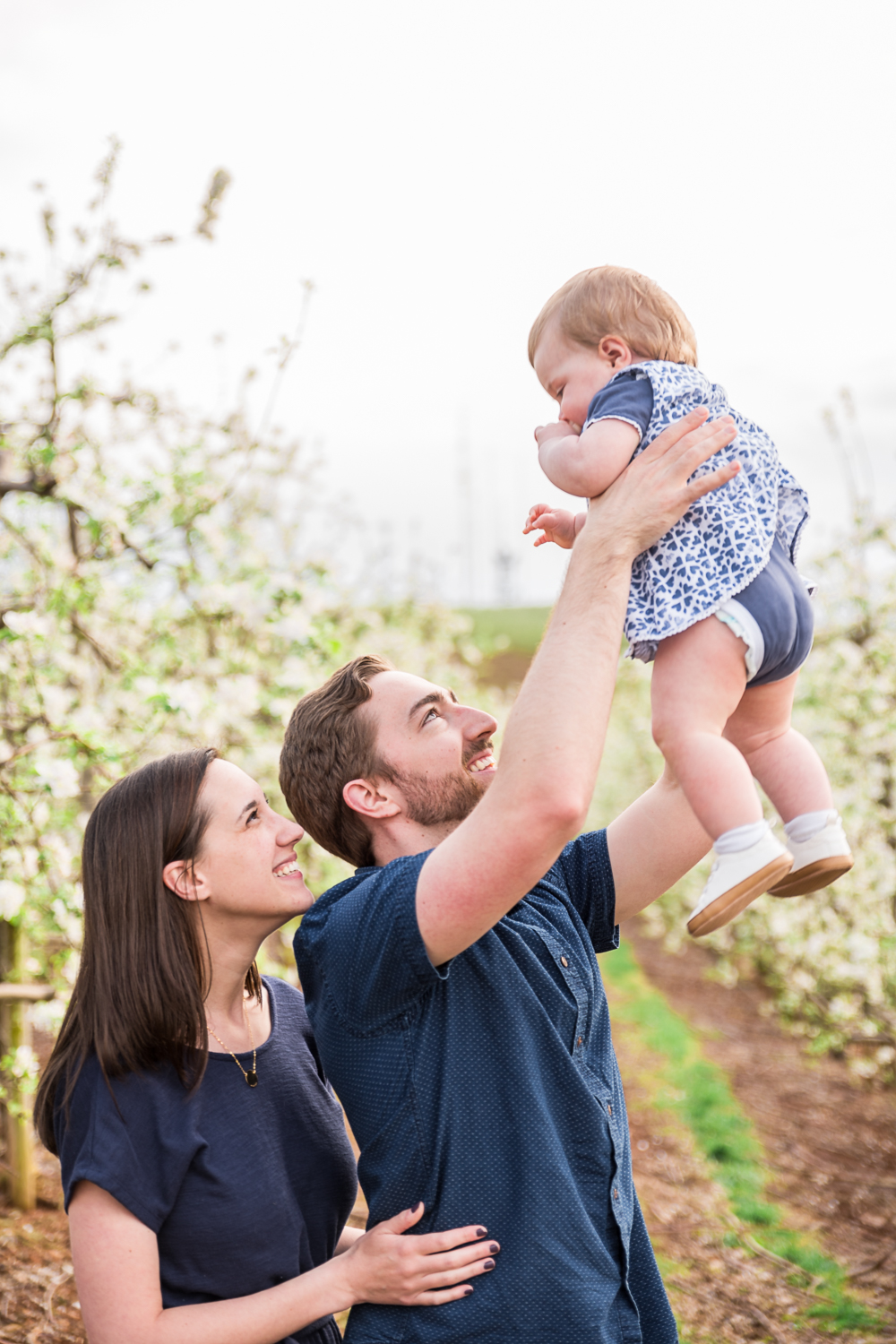 Charlottesville Family Session at Carter Mountain Orchard - Hunter and Sarah Photography