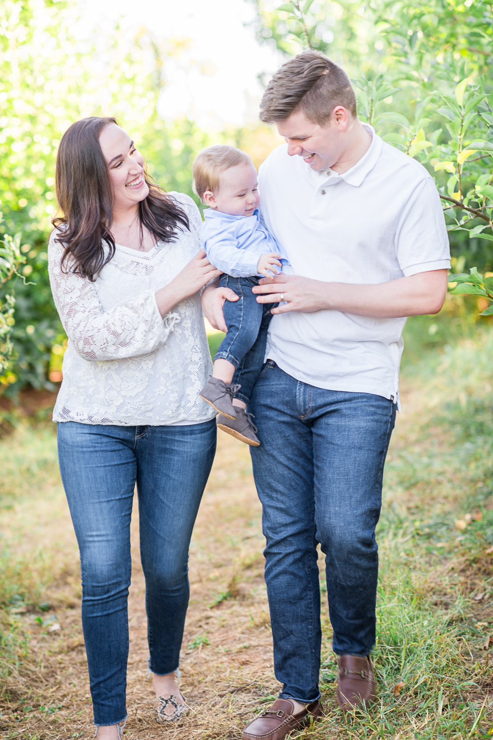 Charlottesville Family Photoshoot at Carter Mountain Apple Orchard - Hunter and Sarah Photography