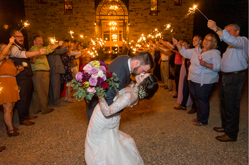 Joyful Wedding at Crooked River Farm - Hunter and Sarah Photography