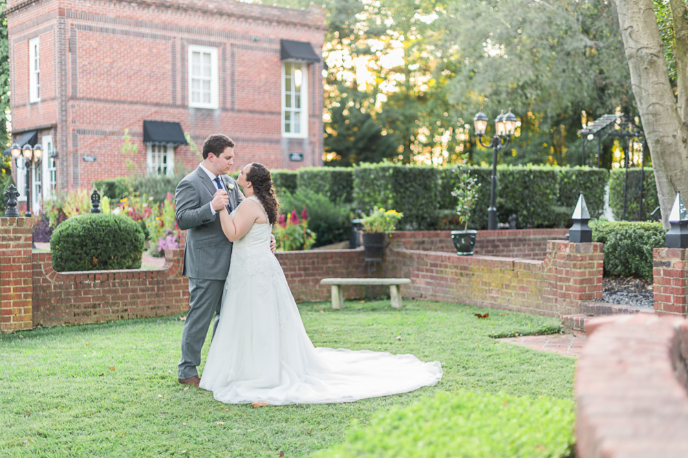 Richmond Wedding at Historic Mankin Mansion - Hunter and Sarah Photography