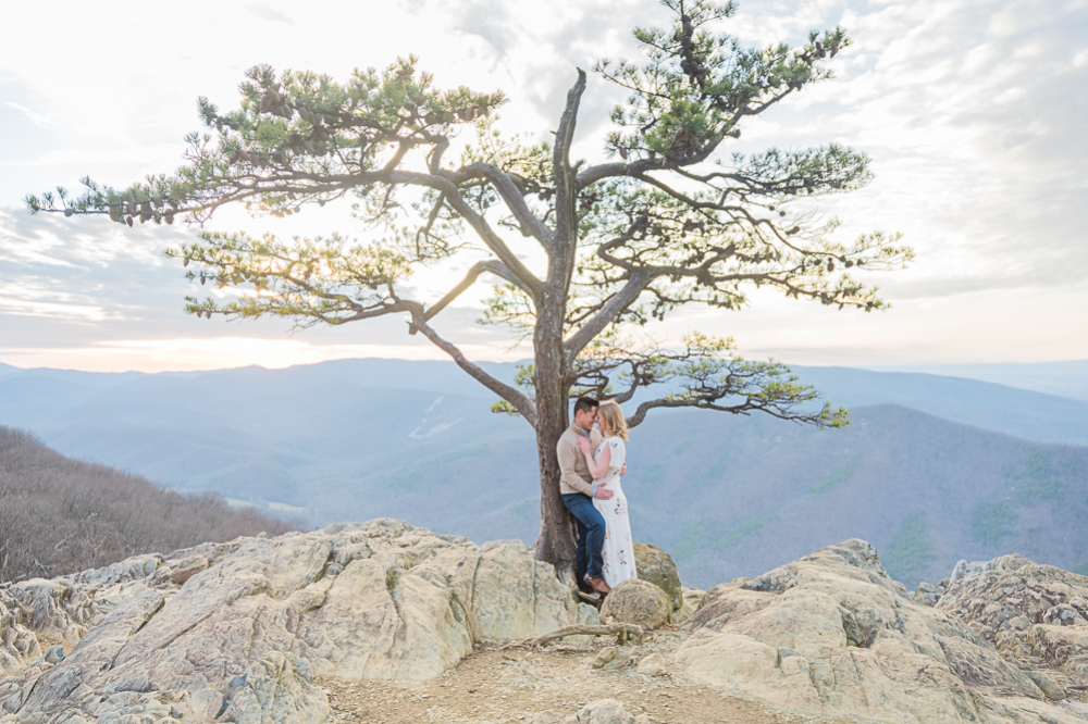 Wintery Raven's Roost Engagement Session Photographers - Hunter and Sarah Photography