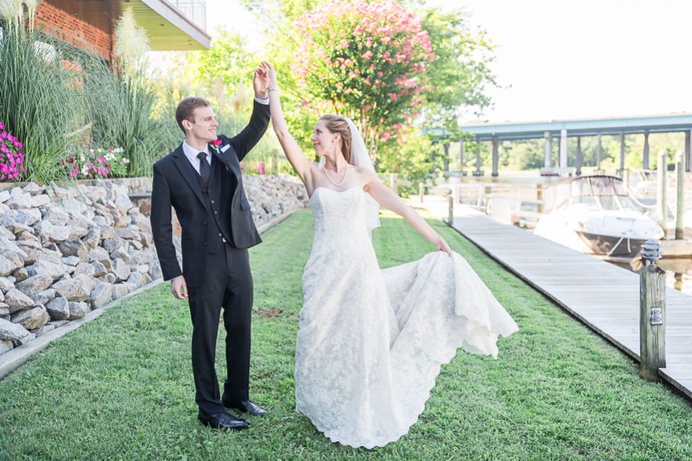 Classic Northern Virginia Wedding at Harbour View in Woodbridge - Hunter and Sarah Photography