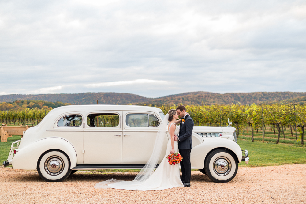 Lovely Autumn Wedding at Keswick Vineyards in Charlottesville - Hunter and Sarah Photography