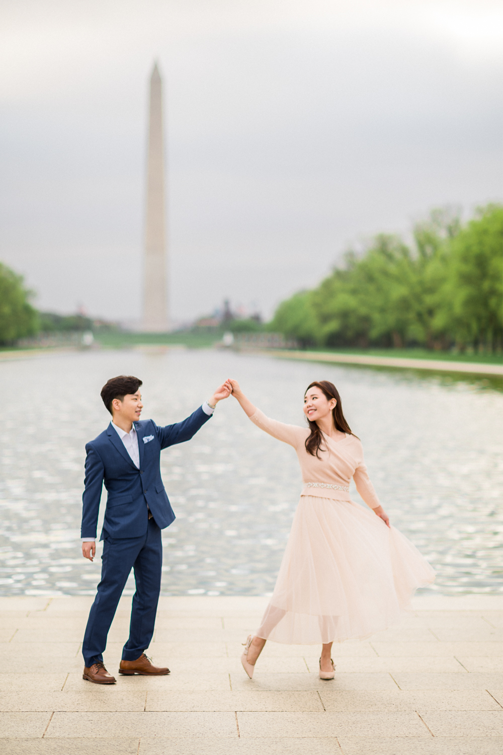 Romantic Sunrise Engagement Session in Washington D.C. - Hunter and Sarah Photography