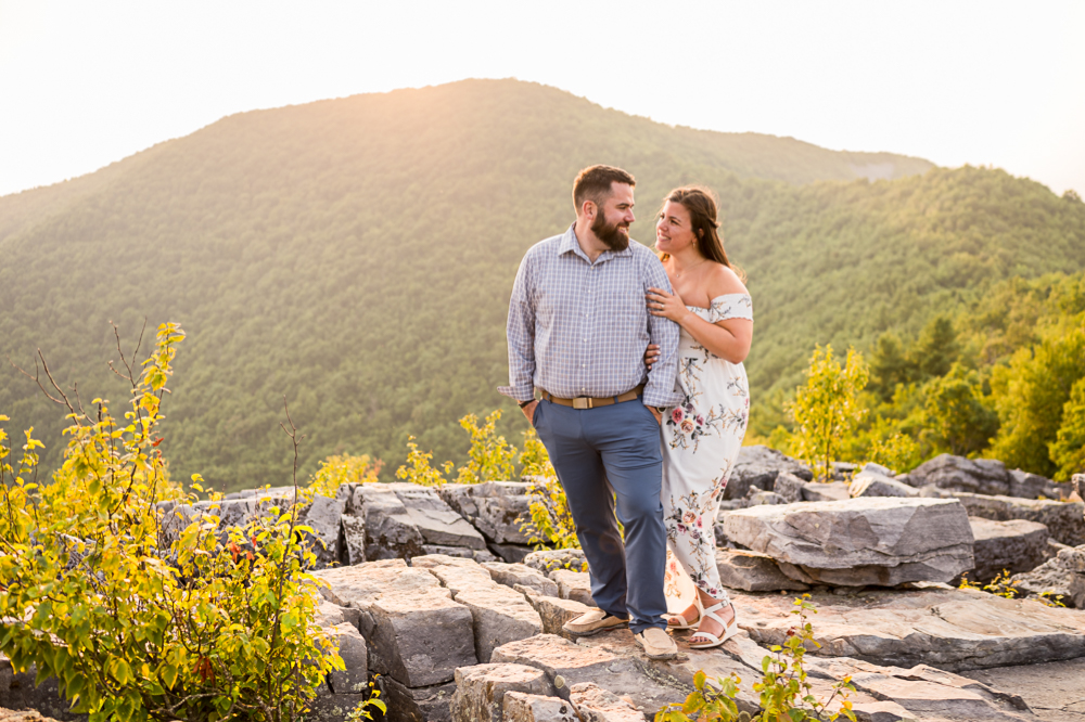 Cute Engagement Session in Shenandoah National Park - Hunter and Sarah Photography