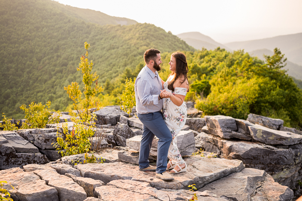 Cute Engagement Session in Shenandoah National Park - Hunter and Sarah Photography