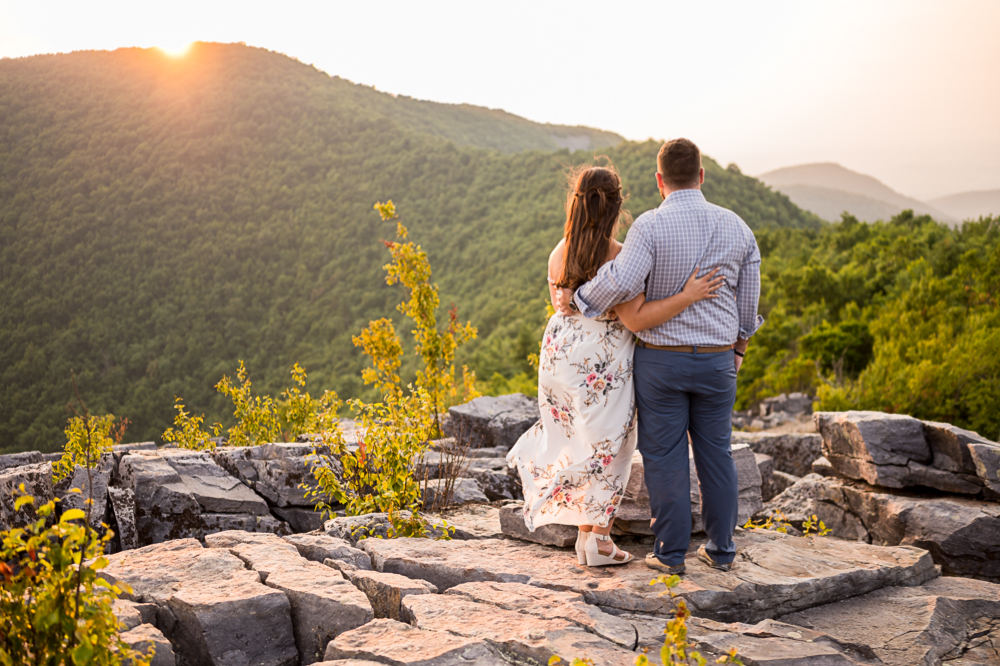 Cute Engagement Session in Shenandoah National Park - Hunter and Sarah Photography