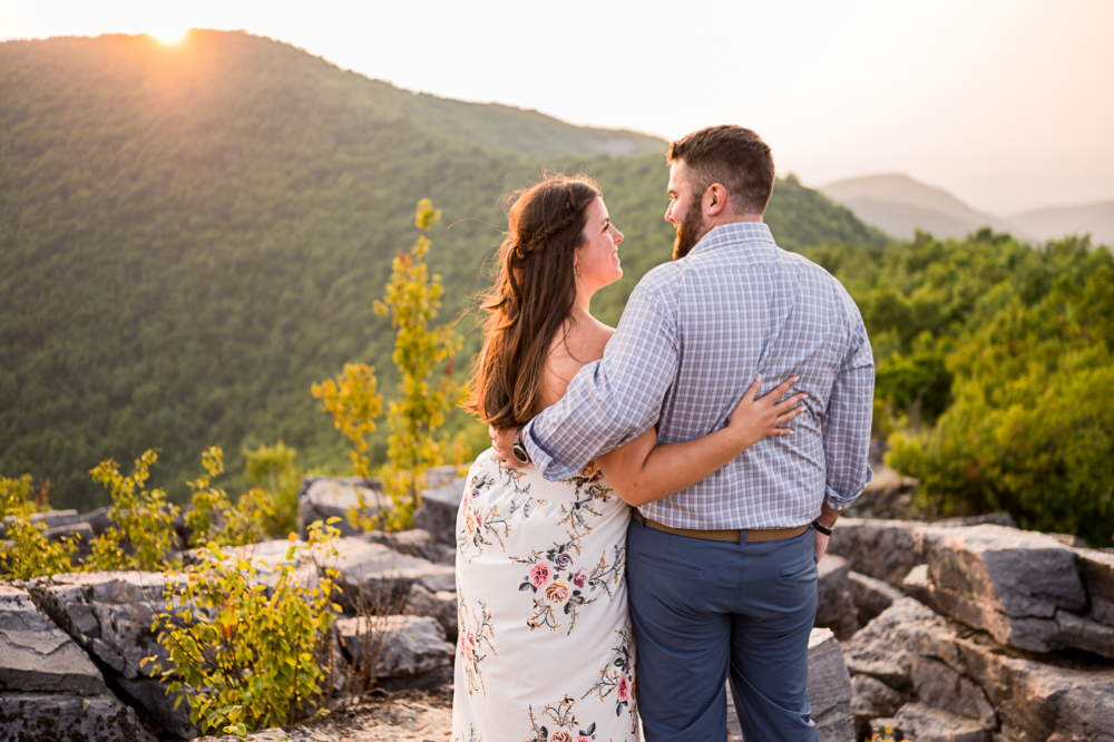 Cute Engagement Session in Shenandoah National Park - Hunter and Sarah Photography