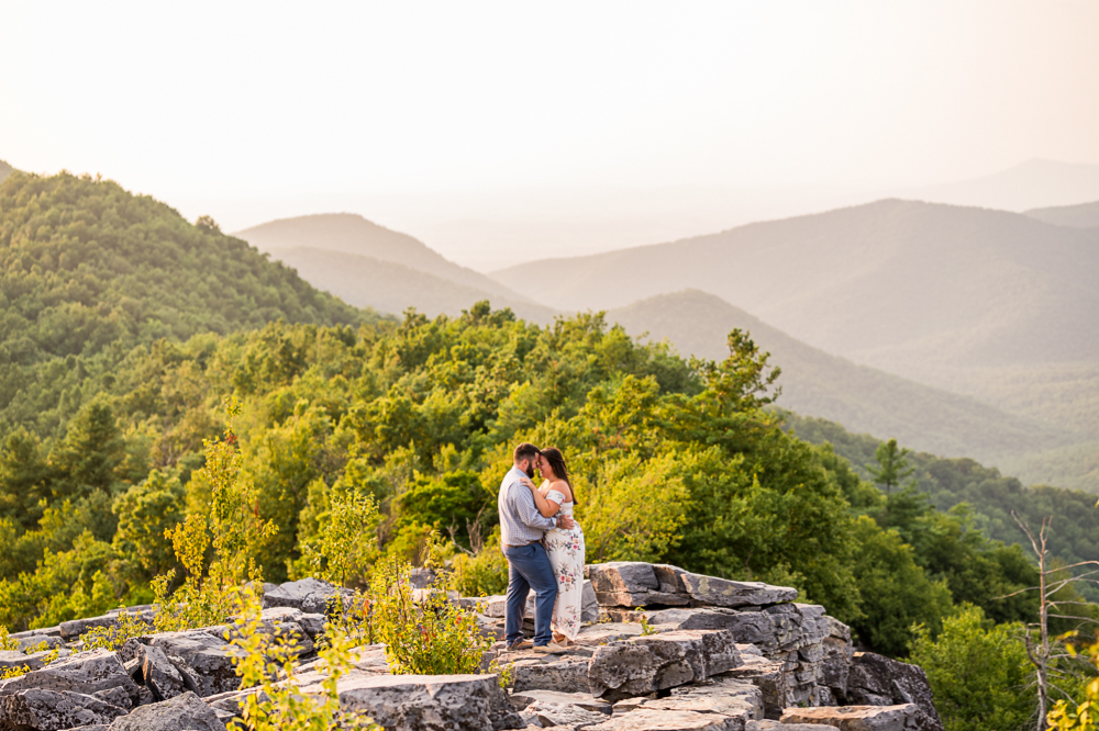 Cute Engagement Session in Shenandoah National Park - Hunter and Sarah Photography