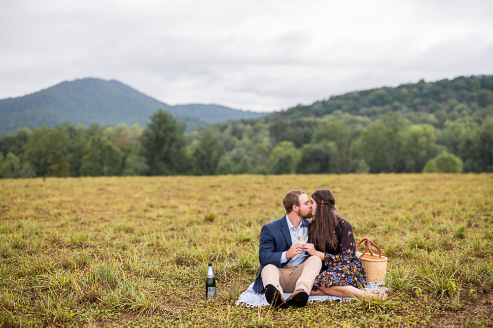 Giggly Country Engagement Session in Free Union - Hunter and Sarah Photography