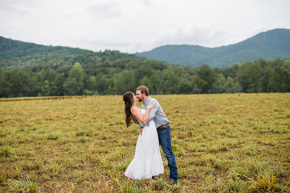 Giggly Country Engagement Session in Free Union - Hunter and Sarah Photography