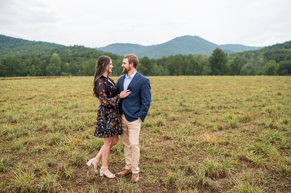 Giggly Country Engagement Session in Free Union - Hunter and Sarah Photography