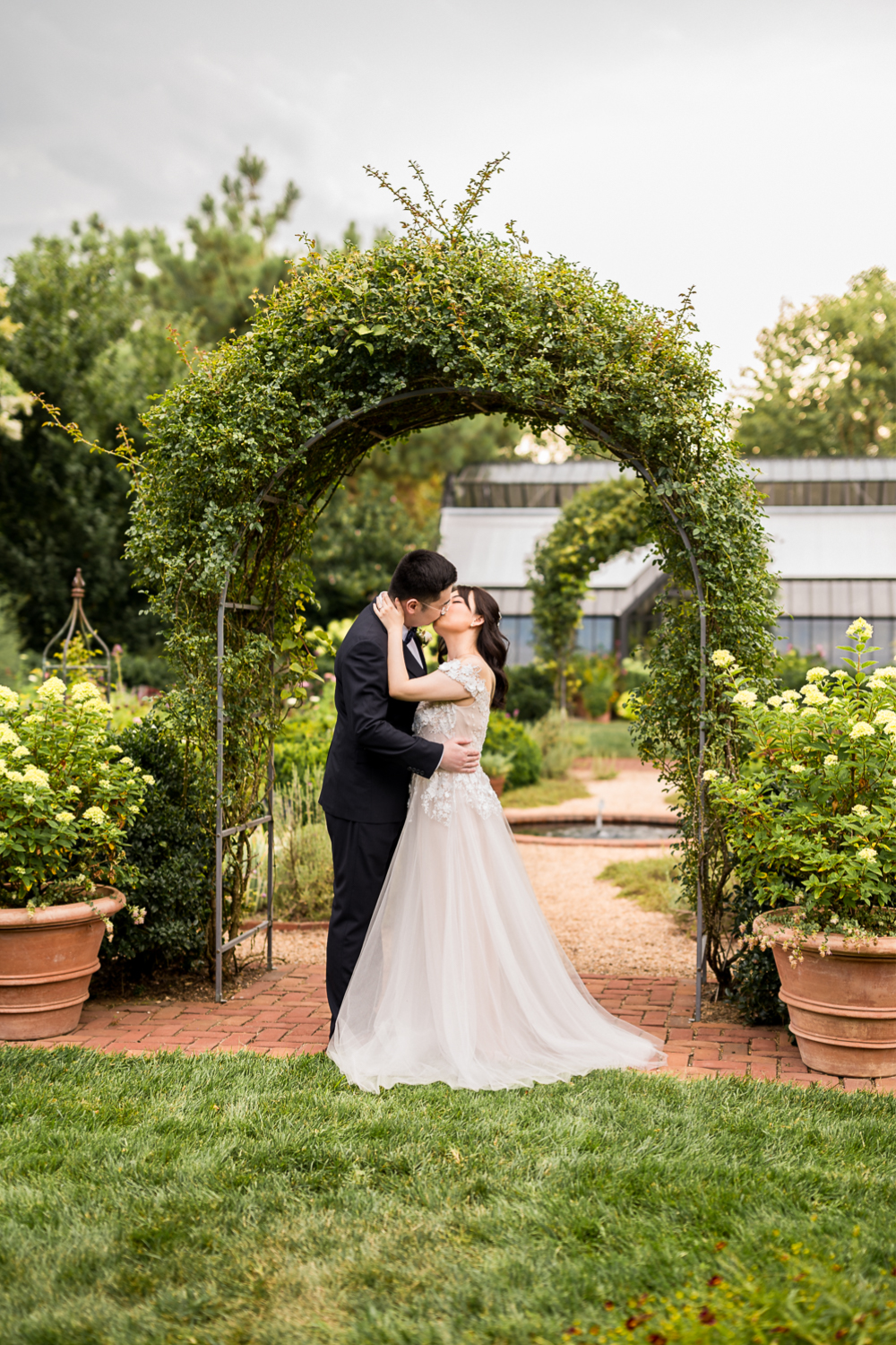 Intimate Chinese Elopement at Waterperry Farm - Hunter and Sarah Photography