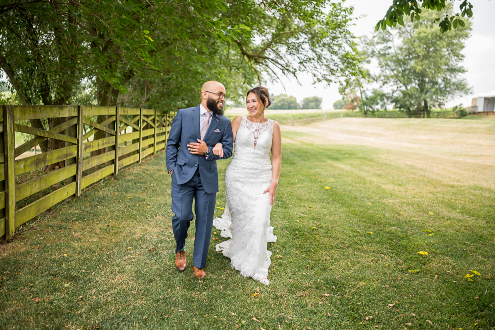 Sassy Hispanic Wedding at Walker's Overlook, Maryland - Hunter and Sarah Photography