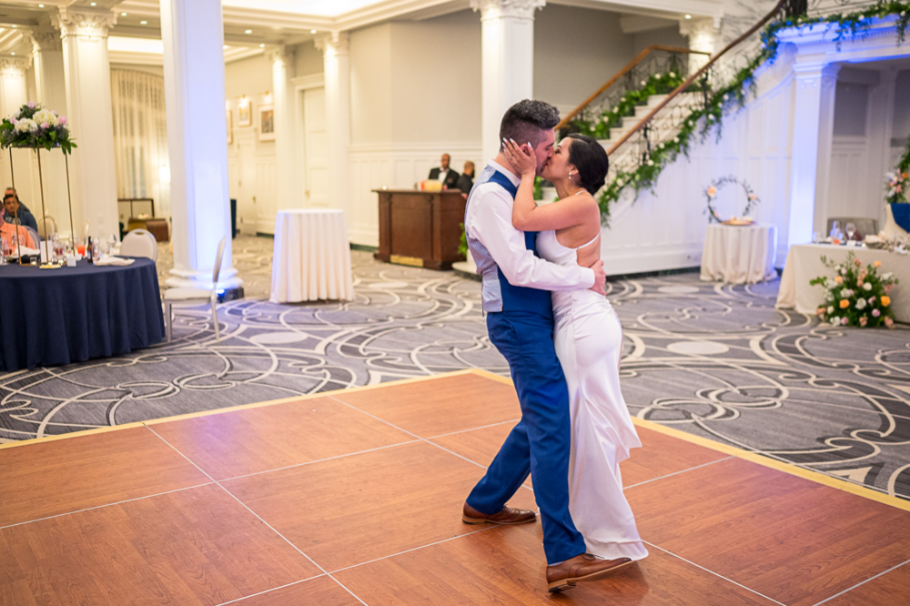 Sultry, Stylish Wedding at The Virginian Hotel in Lynchburg, VA - Hunter and Sarah Photography