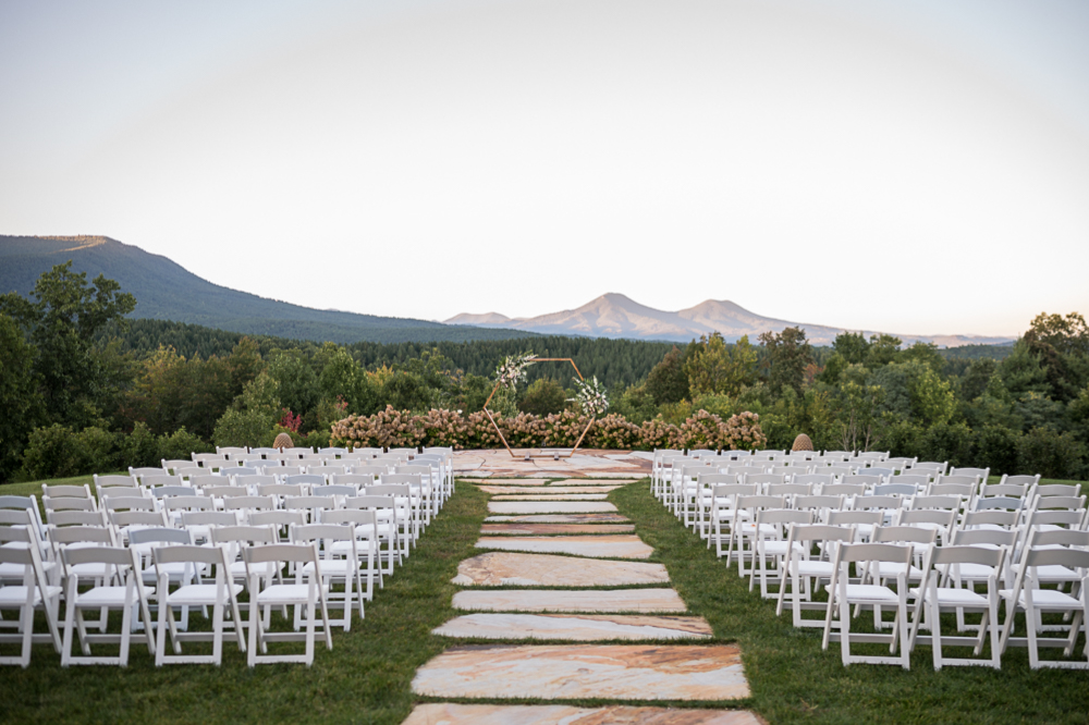 Destined Summer Wedding at The Seclusion In Lexington - Hunter and Sarah Photography