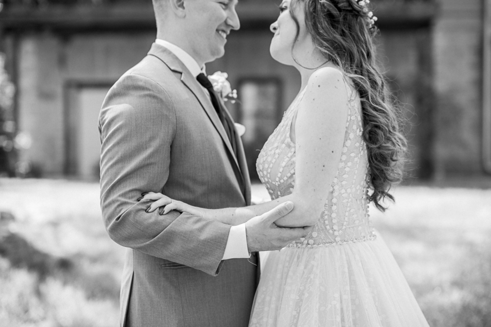 Laidback Spring Wedding at Ashton Creek Vineyard in Richmond - Hunter and Sarah Photography