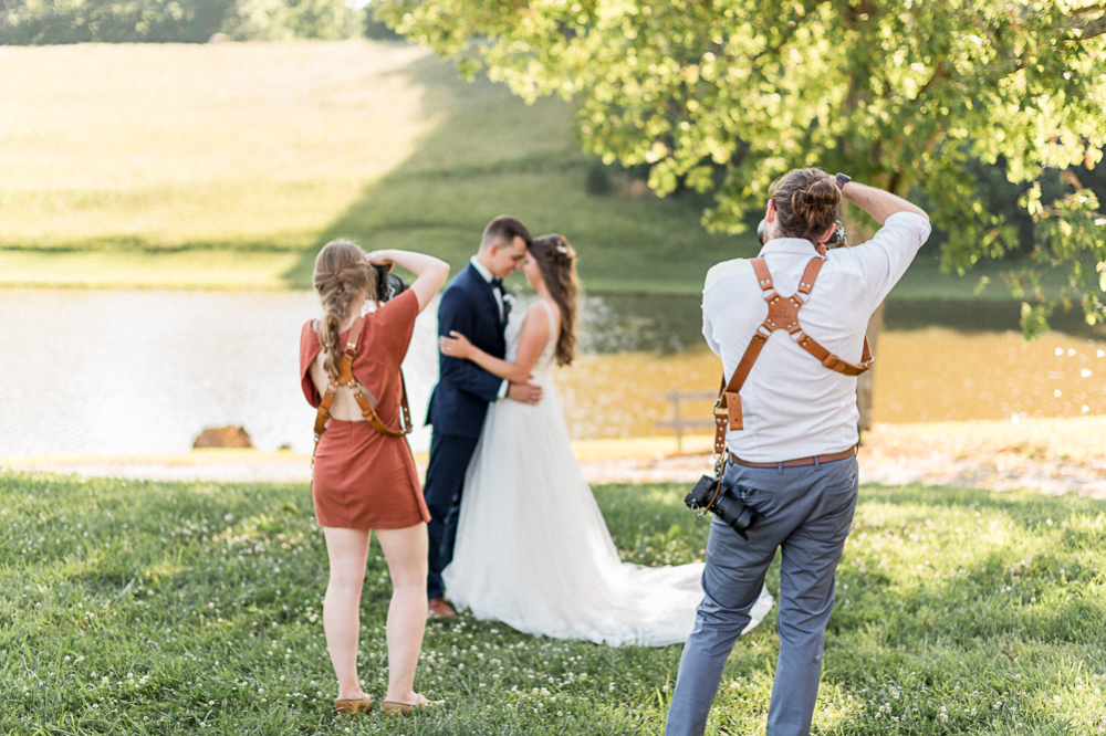4 Pro Tips for How to Photograph a HOT Wedding Day - Hunter and Sarah Photography