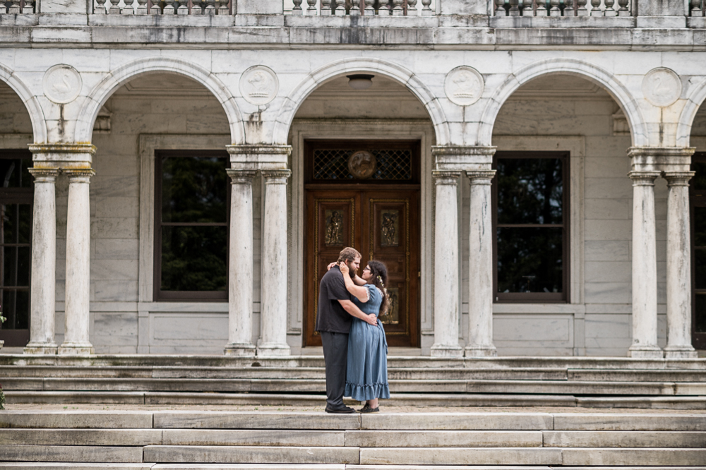 Stormy Spring Engagement Session at Swannanoa Palace - Hunter and Sarah Photography