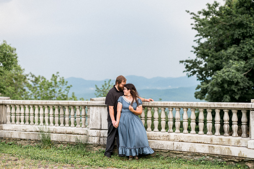 Stormy Spring Engagement Session at Swannanoa Palace - Hunter and Sarah Photography