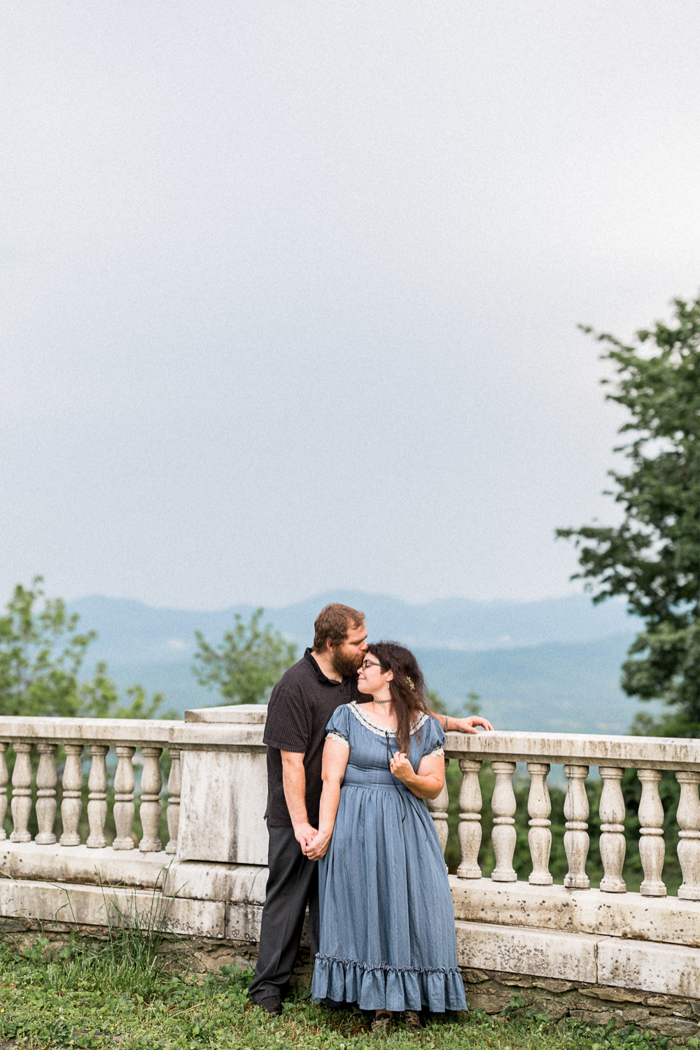 Stormy Spring Engagement Session at Swannanoa Palace - Hunter and Sarah Photography