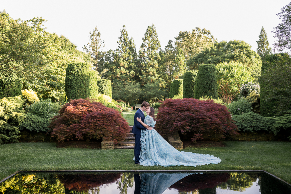 Garden Engagement Session at Waterperry Farm - Hunter and Sarah Photography