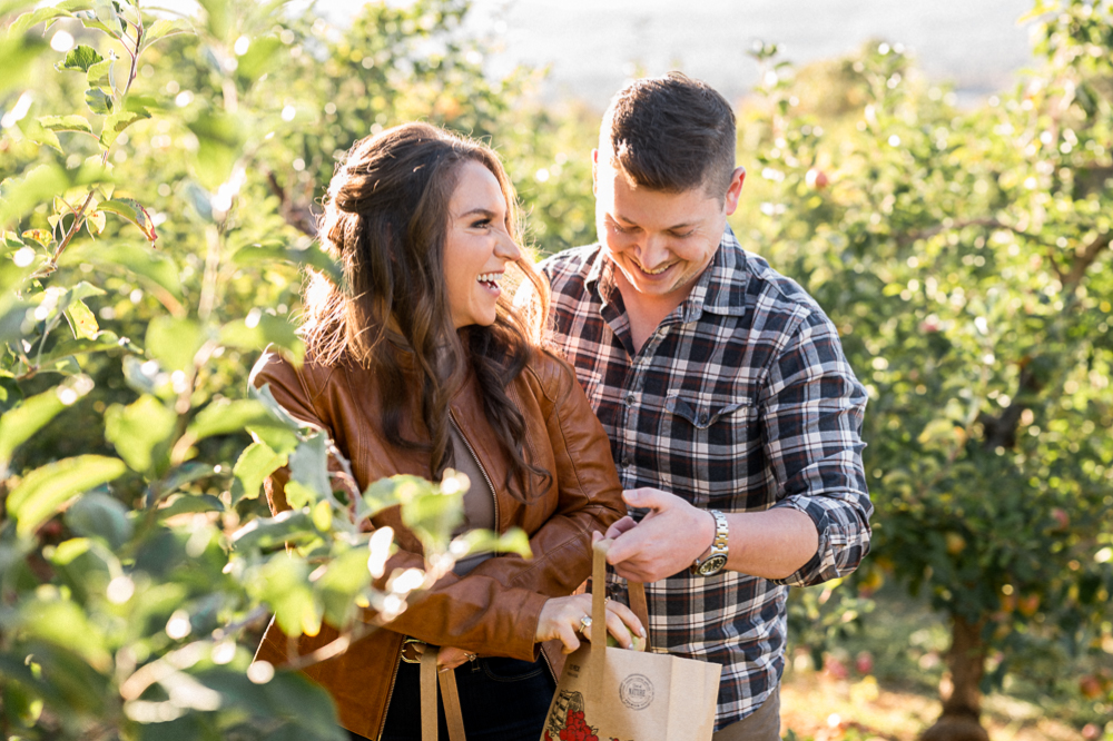 Lifestyle Apple Picking Portrait Session - Hunter and Sarah Photography