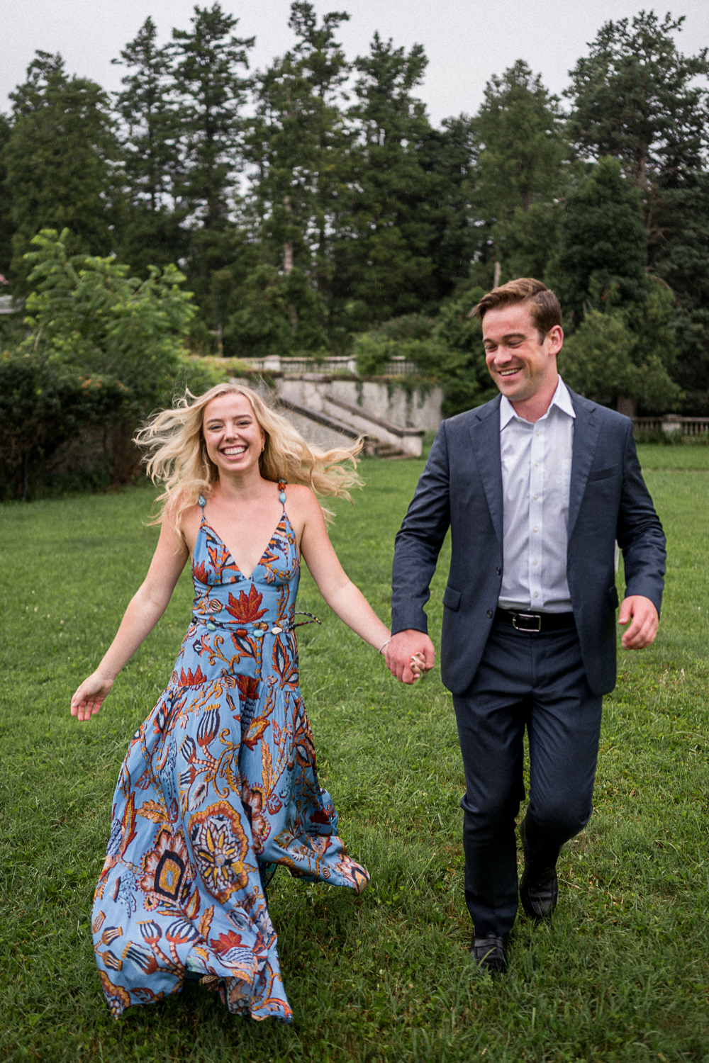 Rainy Engagement Session at Swannanoa Palace and Raven's Roost Overlook - Hunter and Sarah Photography